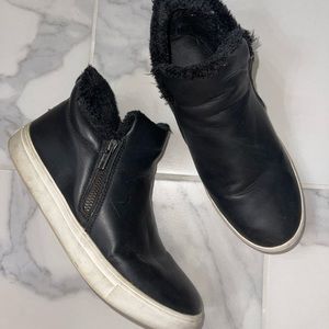 Winter sneakers size 7